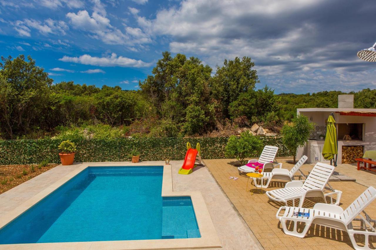 Holiday House Nena With Pool Vinišće Exterior foto